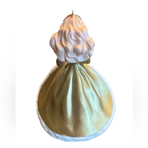 Hallmark Barbie Holiday 1994 Keepsake Collectible - Picture 3 of 4